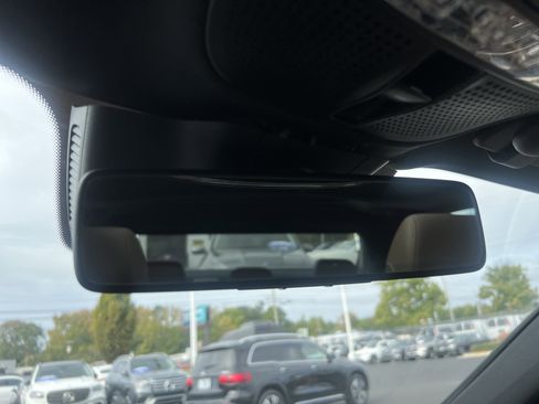 Used 2018 Mercedes-Benz E 400 4MATIC Sedan image 27