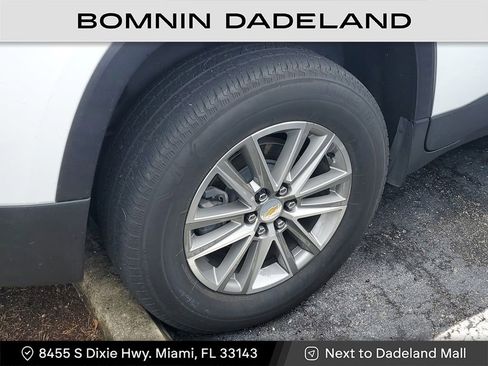 Used 2023 Chevrolet Traverse LT image 7