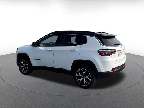 Used 2025 Jeep Compass Limited AWD/4WD image 10
