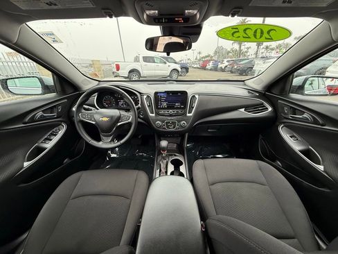 Used 2025 Chevrolet Malibu RS image 13