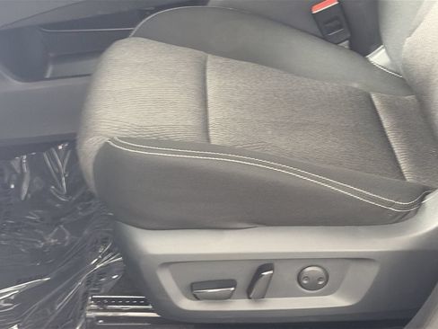 Used 2025 Nissan Rogue SV FWD image 18
