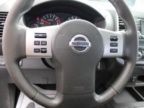 Used 2018 Nissan Frontier SV image 39