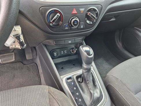 Used 2022 Hyundai Accent SEL w/ Cargo Package FWD image 11