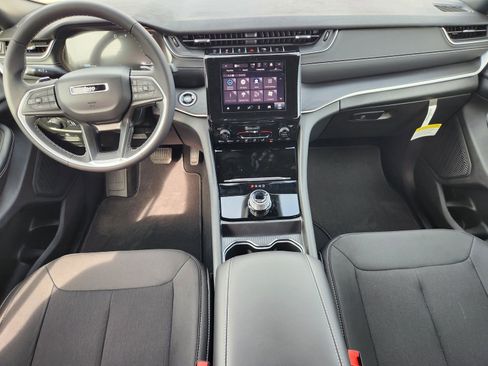 New 2025 Jeep Grand Cherokee Laredo image 20