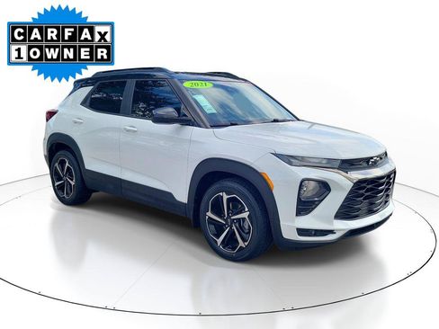 Used 2021 Chevrolet TrailBlazer RS w/ Sun and Liftgate Package FWD image 1