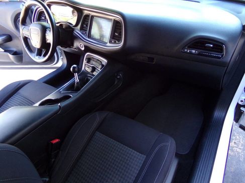 Used 2015 Dodge Challenger R/T w/ Quick Order Package 22B R/T image 29