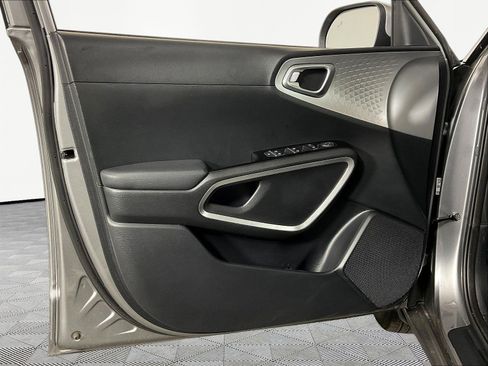 Used 2024 Kia Soul LX w/ Option Group 015 FWD image 19