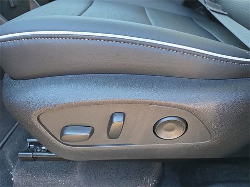 New 2026 Buick Enclave Sport Touring w/ Power Package image 9