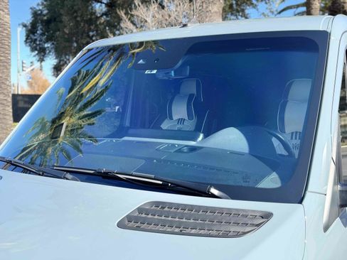 Used 2023 Mercedes-Benz Sprinter 2500 image 39