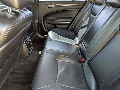 Used 2018 Chrysler 300 Touring L RWD image 18