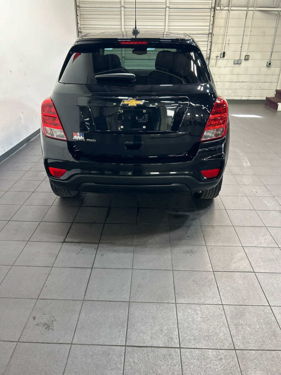 Used 2020 Chevrolet Trax LS w/ Tint and Cruise Package AWD/4WD image 7