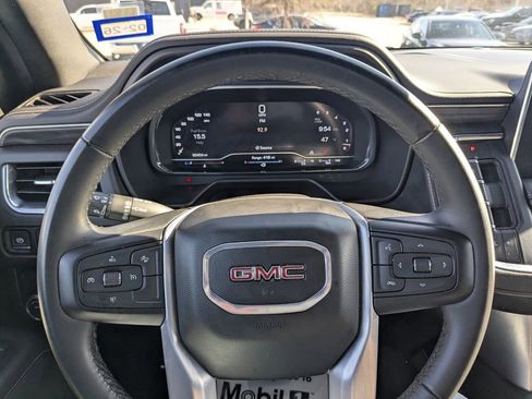 Used 2024 GMC Yukon XL SLT RWD image 18