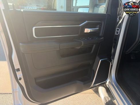 Used 2026 RAM 2500 Laramie AWD/4WD image 10