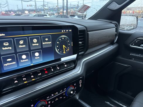 Used 2023 Chevrolet Silverado 1500 High Country w/ Z71 Off-Road Package image 22