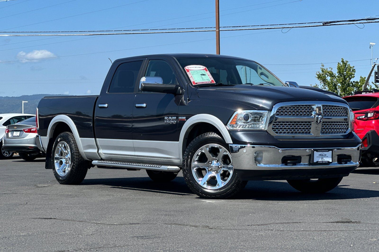 Used 2017 RAM 1500 Laramie w/ Convenience Group AWD/4WD image 2