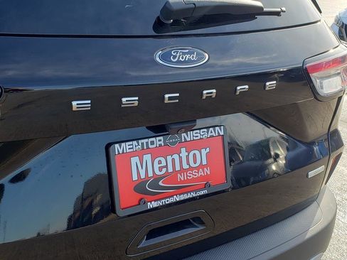 Used 2020 Ford Escape SE image 14