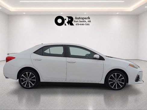 Used 2018 Toyota Corolla SE FWD image 6