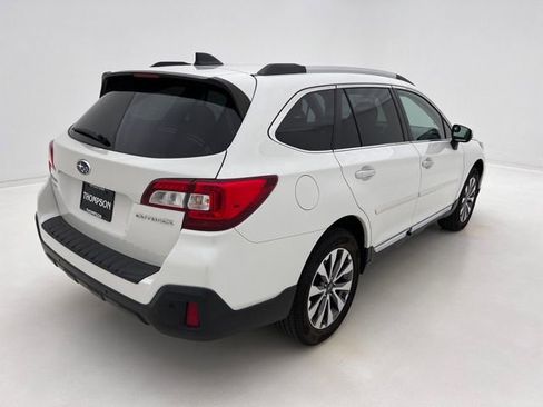 Used 2019 Subaru Outback 2.5i Touring AWD/4WD image 7