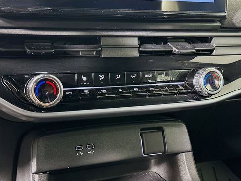 Used 2024 Honda Prologue EX image 24