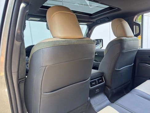 Used 2024 Lexus GX 550 AWD/4WD image 39