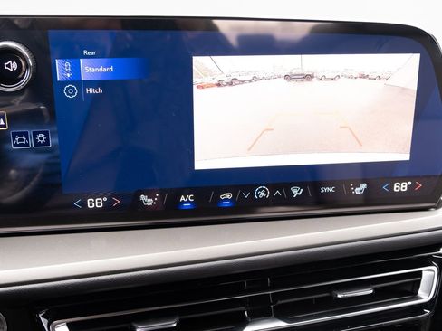 New 2026 Chevrolet Traverse LT image 4