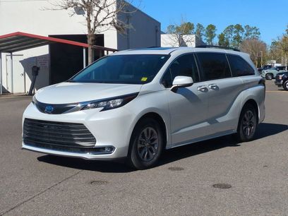 Certified 2022 Toyota Sienna XLE