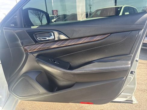 Used 2017 Nissan Maxima Platinum w/ Interior Lighting Package image 40