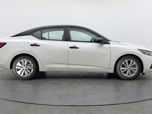 Used 2025 Nissan Sentra S FWD image 11