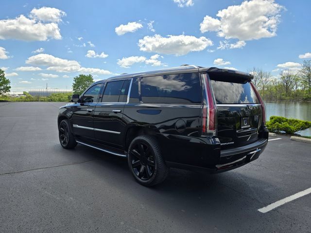 Used 2018 Cadillac Escalade ESV Premium Luxury AWD/4WD image 9