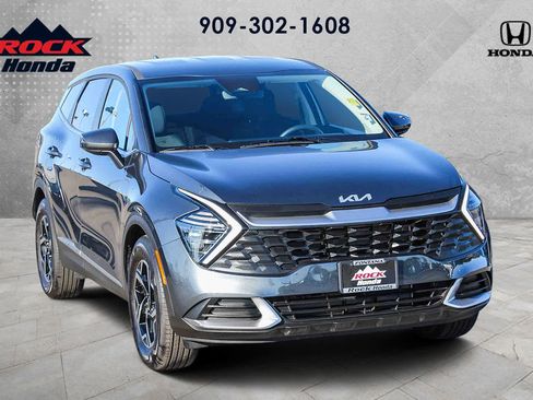 Used 2024 Kia Sportage LX image 2