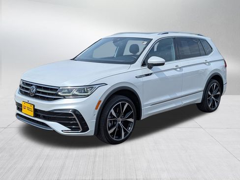 Certified 2022 Volkswagen Tiguan SEL R-Line AWD/4WD image 3