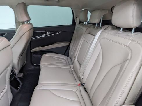Used 2023 Lincoln Nautilus FWD w/ Premium Package image 33