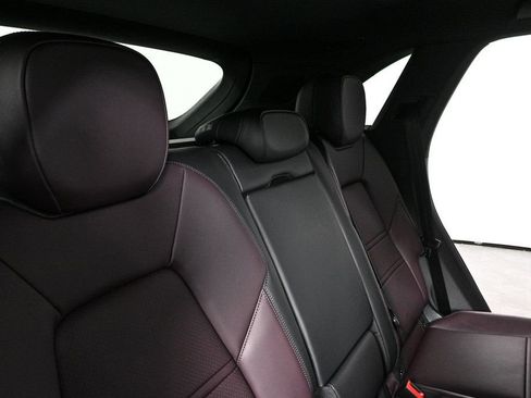 Used 2026 Porsche Cayenne AWD/4WD image 24