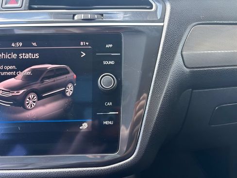 Used 2022 Volkswagen Tiguan SE w/ Panoramic Sunroof Package FWD image 28