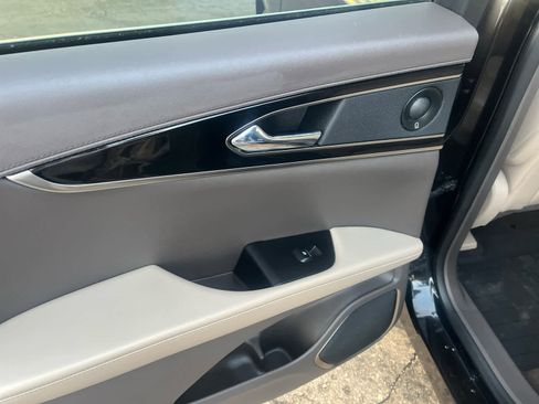 Used 2023 Lincoln Nautilus Reserve w/ Equipment Group 201A image 19