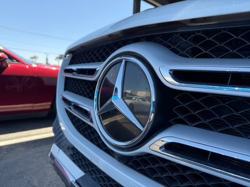 Used 2020 Mercedes-Benz GLE 350 4MATIC w/ Premium Package image 21