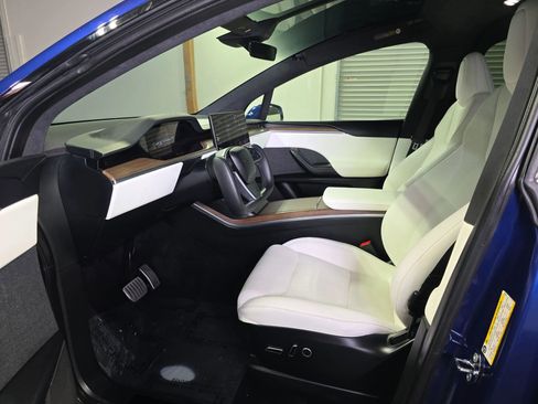 Used 2023 Tesla Model X AWD/4WD image 9