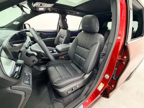 Certified 2025 Buick Enclave Avenir w/ Super Cruise Package AWD/4WD image 9