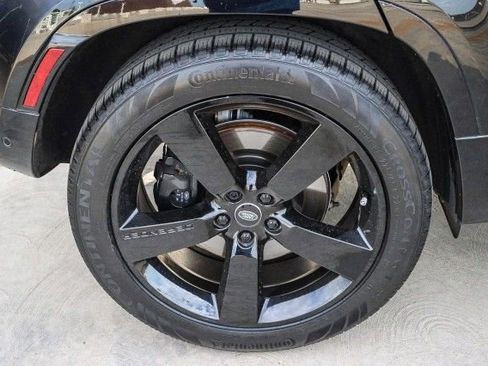 Certified 2024 Land Rover Defender 110 V8 image 8