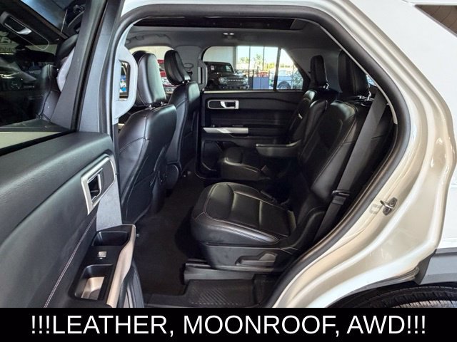 Used 2023 Ford Explorer XLT AWD/4WD image 16