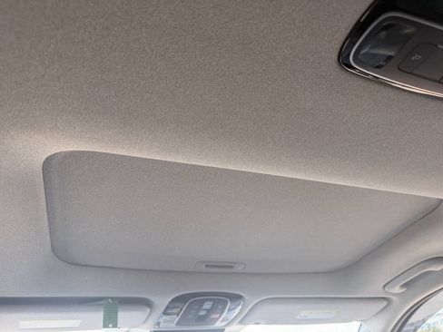 Used 2024 Hyundai Palisade Limited FWD image 19