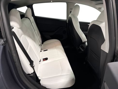 Certified 2023 Tesla Model Y Long Range AWD/4WD image 11