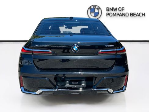 Used 2024 BMW 750e xDrive image 6