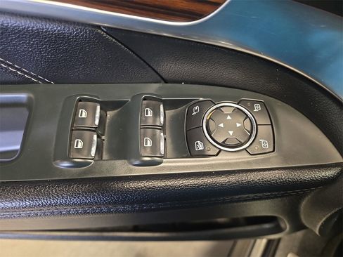 Used 2018 Ford Explorer Limited image 28