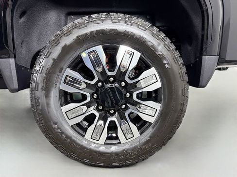 New 2025 GMC Sierra 3500 Denali w/ Denali Reserve Package image 32