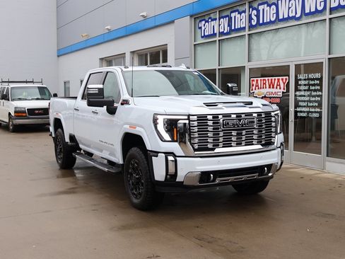 New 2026 GMC Sierra 3500 Denali w/ Denali Reserve Package image 2