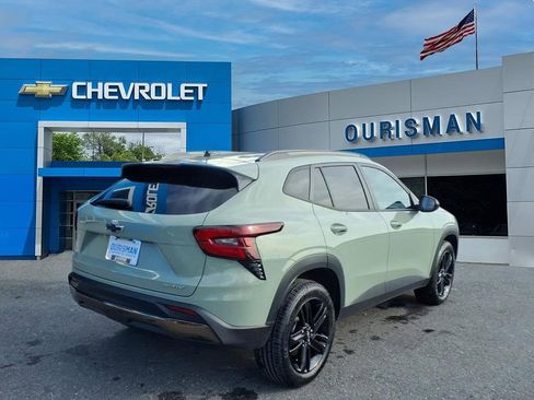 Used 2024 Chevrolet Trax ACTIV w/ Sunroof Package image 3