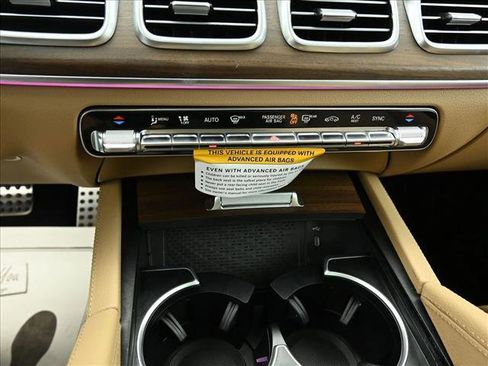 Certified 2026 Mercedes-Benz GLS 450 4MATIC image 18