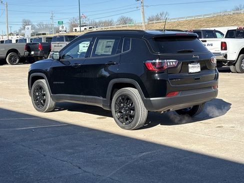 New 2026 Jeep Compass Latitude image 9