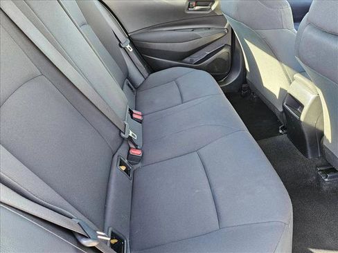 Used 2022 Toyota Corolla LE image 17